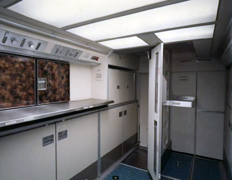 Illustration for article titled Traveling in a Boeing 747 in the 1970s was pretty damn awesome